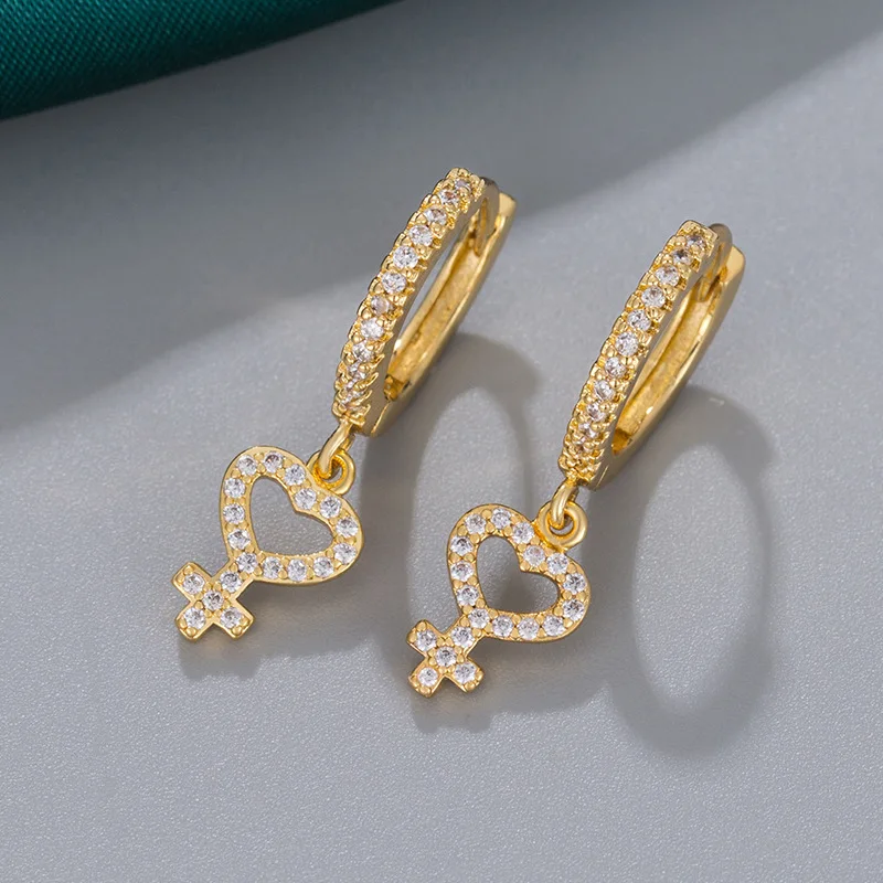 

Fashion simple and cute earrings zircon girl love earrings female wild cross ear clip earrings hot sale