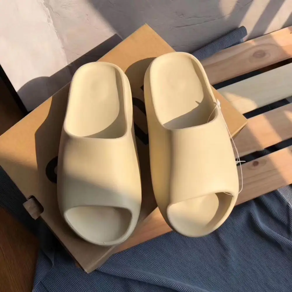 2020 Прямая продажа с фабрики Новинка Летние шлепанцы для мужчин Модные тапочки