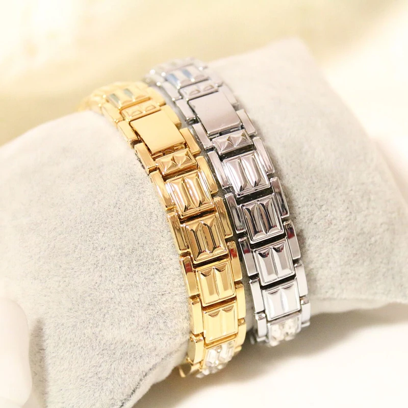 

Woman Watches 2021 Famous Brand Diamond Gold Ladies Watches Dress Square Small Dial Wrist Watch For Women Relogio Feminino