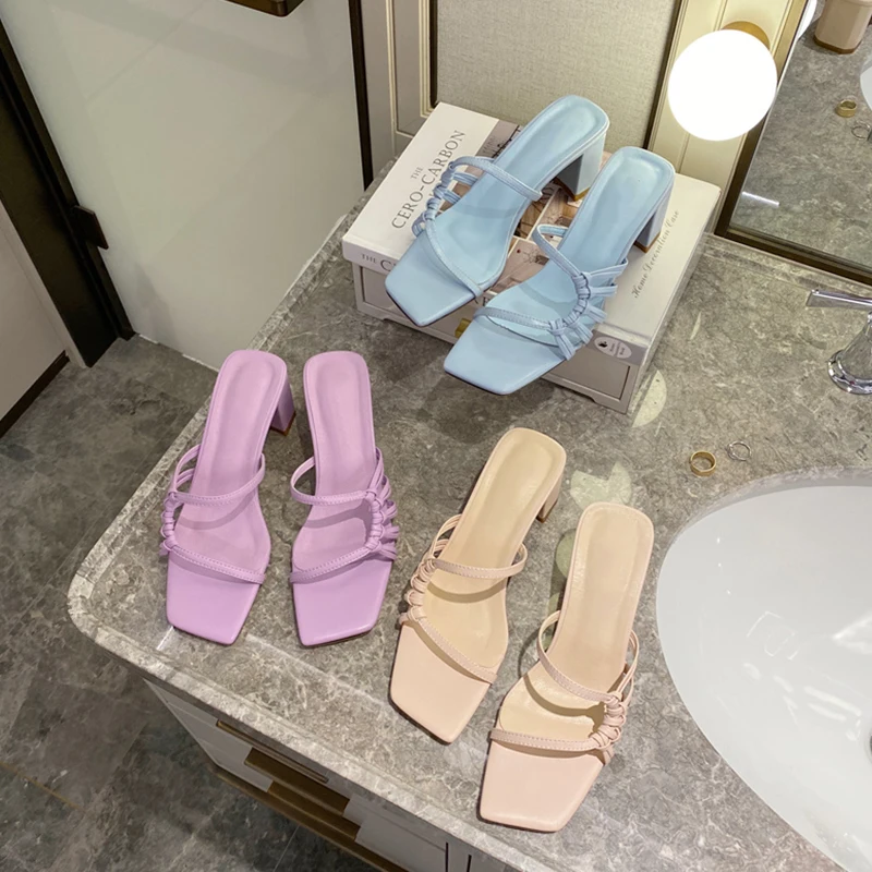

2021 New Summer Slippers Low Heels Slides Female Peep Toe Square Heel Slipper apricot Sandals Women Slipper Big Size Flip Flops