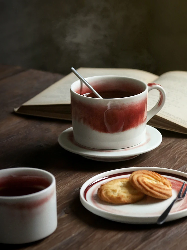 Семейная кофейная чашка с блюдцем креативная красная белая смешанных цветов для