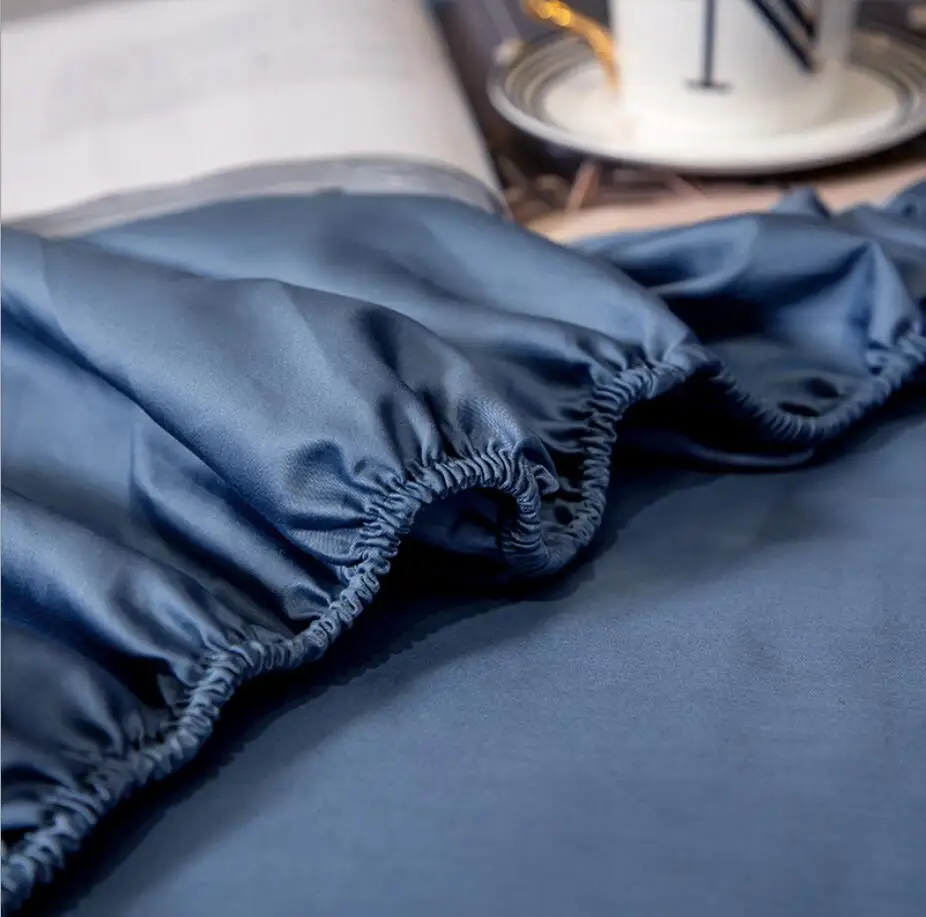 Голубое покрывало для матраса с резиновой лентой однотонное кровати мягкое