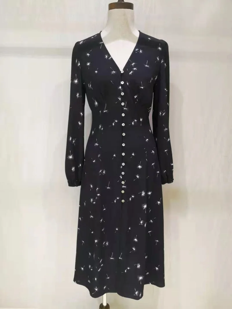 

Женское платье на пуговицах с V-образным вырезом и рукавами-фонариками