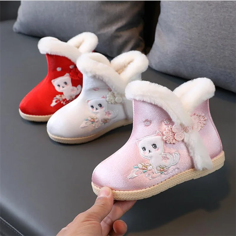 

Детские ботинки из хлопка, обувь, зимняя плюшевая бархатная теплая обувь, детская обувь для девочек, толстая вышитая обувь Hanfu в китайском ст...