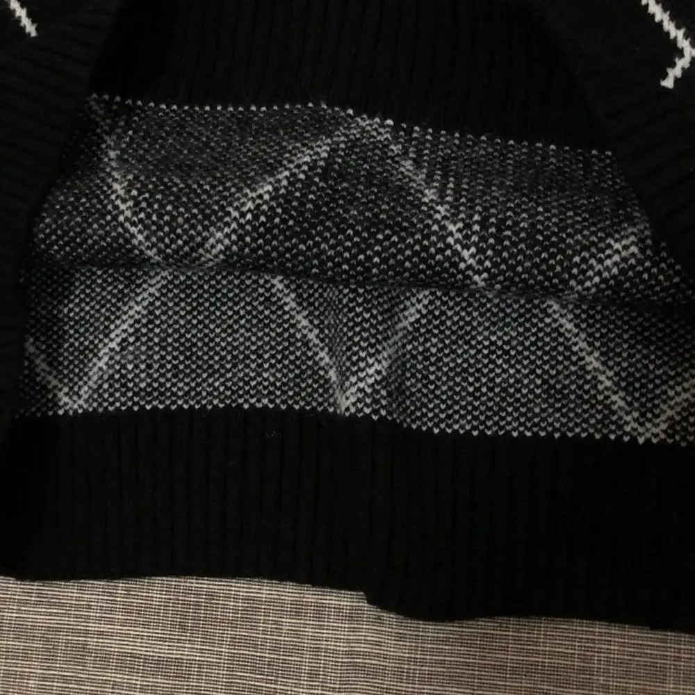 

Autumn 2020 new women's Diamond embroidered letter long sweater Black and white contrast Collage of large letters