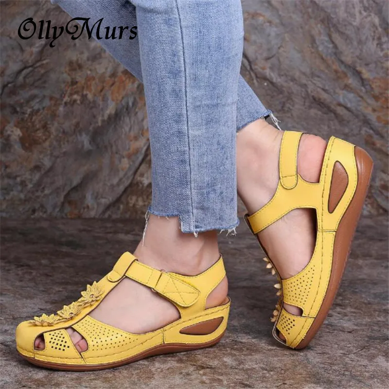 Женские сандалии на танкетке гладиаторы с мягкой подошвой платформе для лета