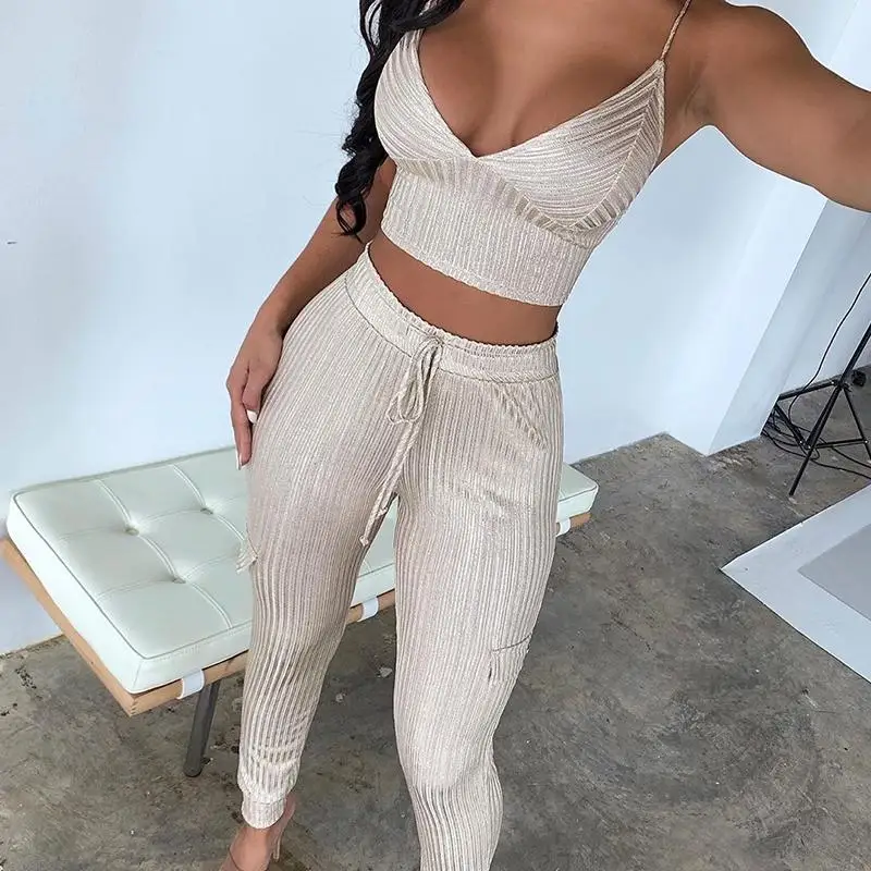 Комплект Спортивный женский из двух предметов пикантный Топ без рукавов с