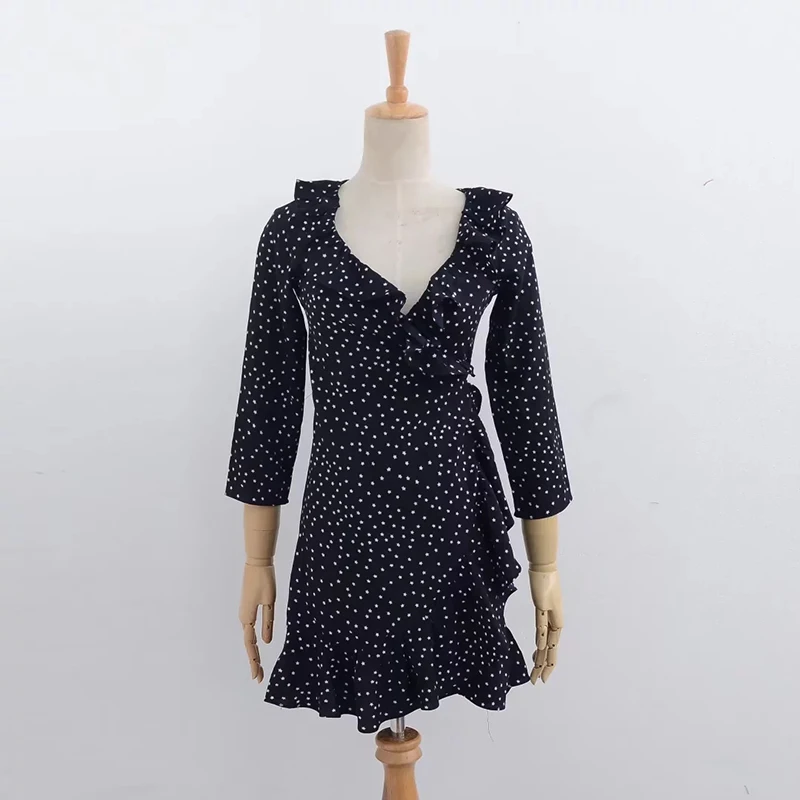 Летнее платье темно синего цвета с красной звездой вырезом длинным рукавом