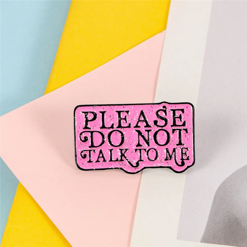 Мультяшный значок надписи не верьте друзьям металлическая эмалированная