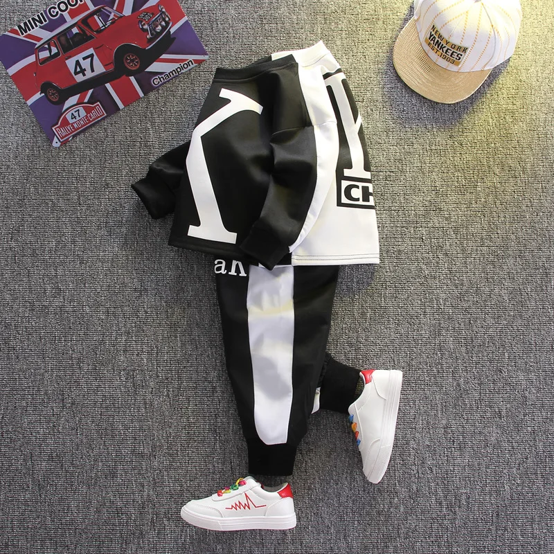 Брендовый комплект одежды для маленьких мальчиков демисезонный спортивный