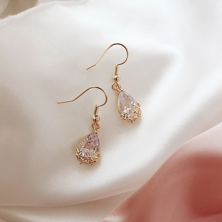

Luxurious glittering lace Crystal Drop Earrings Fashion temperament party Queen's Earrings lady's earhook
