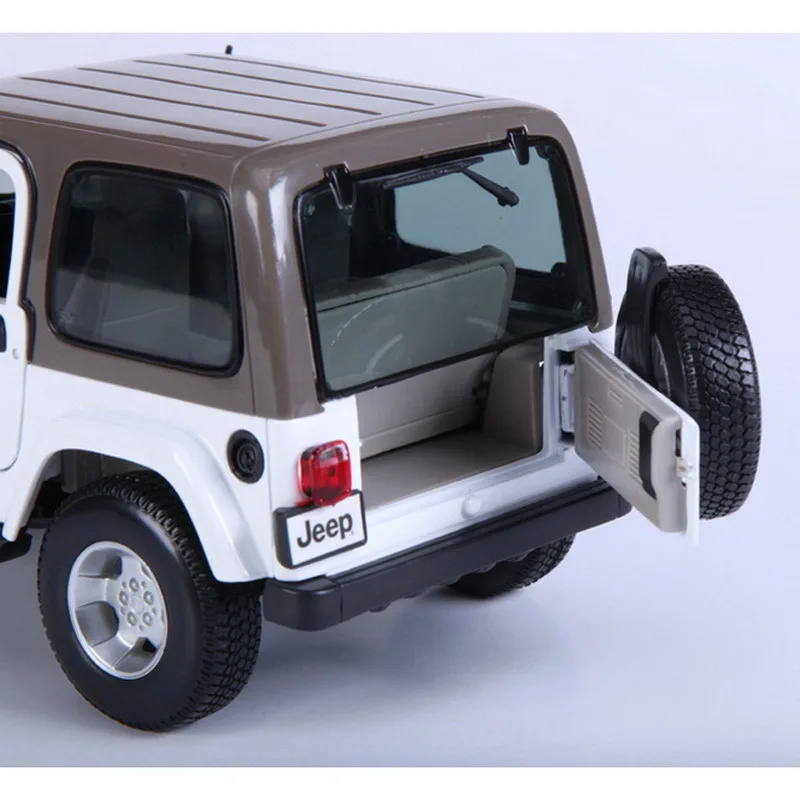 1:18 весы литой под давлением сплав автомобиля игрушки модель для Jeep Wrangler Sahara Suv с
