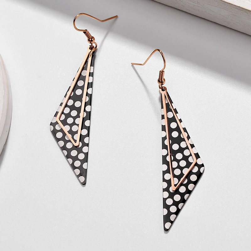 Женские серьги в белый горошек современном стиле | Украшения и аксессуары