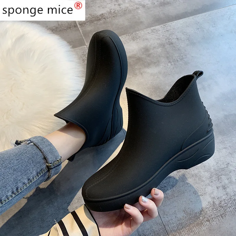 

2020 Chelsea Rain Shoes Woman Ankle Rainboots Rubber Boots Non-slip Water Shoes Female Galoshes Overboot for Adult Beige Black