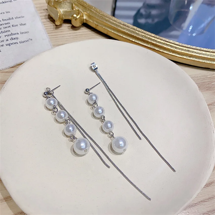 

Яркие красные серьги в европейском и американском стиле