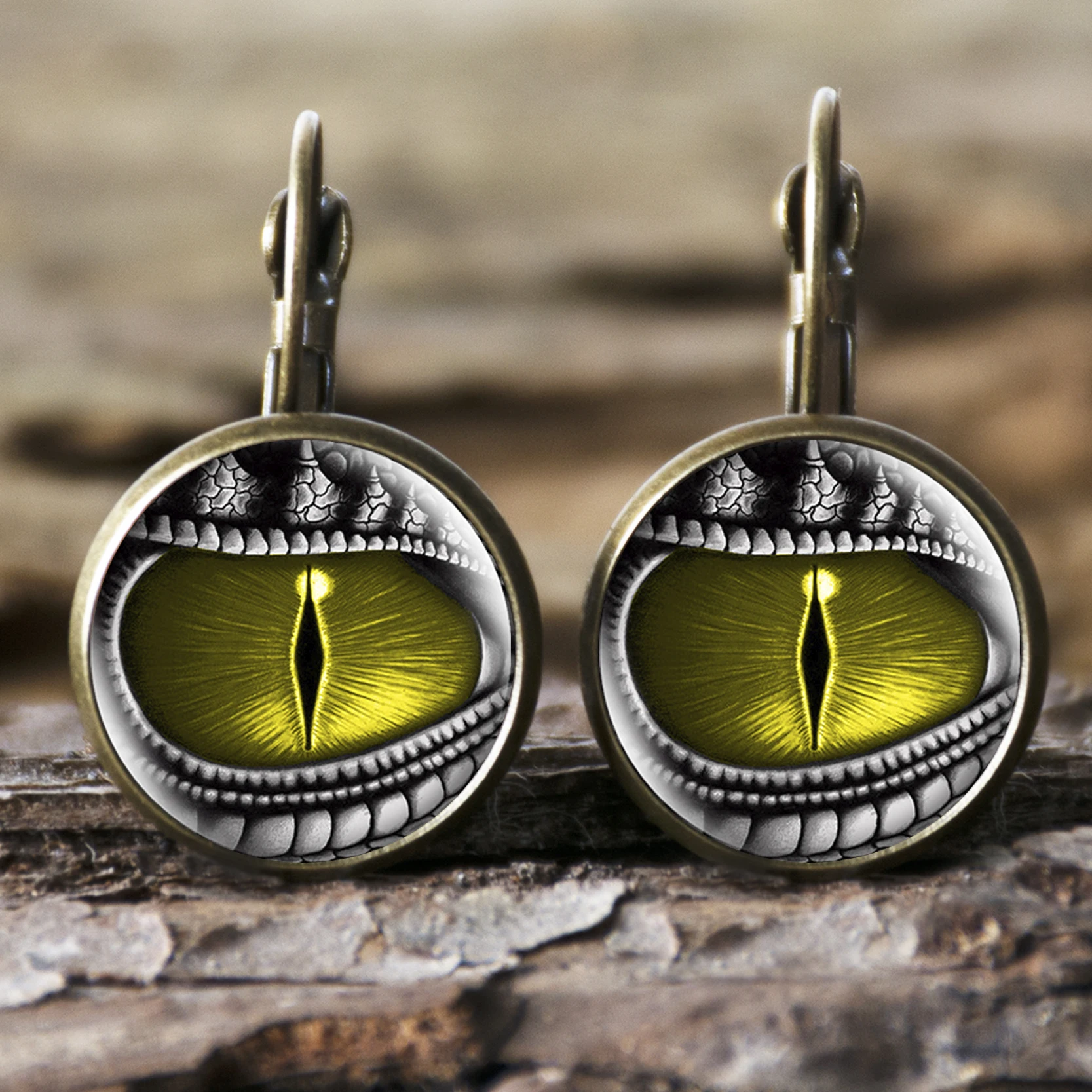 NEW Unique Ladies Dragon Eyes Round Earrings Glass Cabochon Hook Antique Bronze Jewelry Dia 16mmx16mm | Украшения и аксессуары