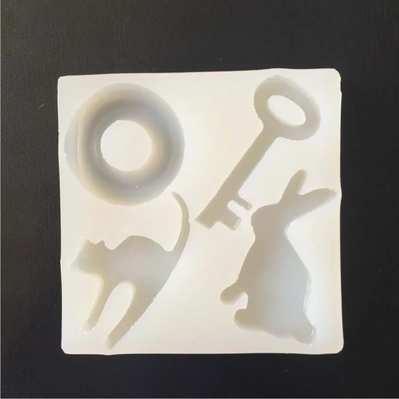 

Safe buckle kitty key bunny shape Epoxy silicone mold jewelry four in one small animal Q061