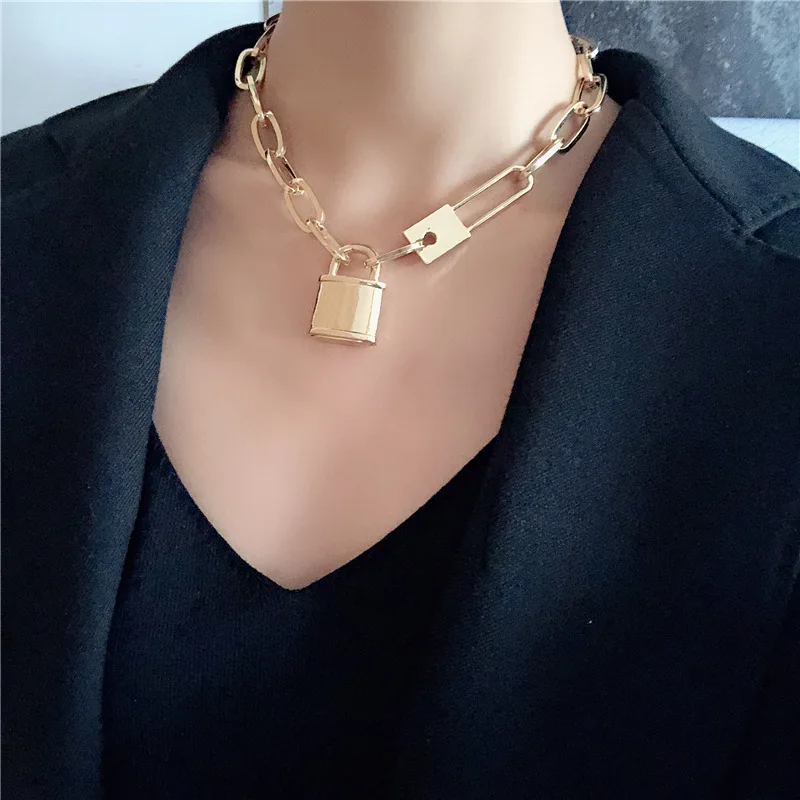 Женское колье чокер с замком золотистое/серебристое ожерелье оригинальный