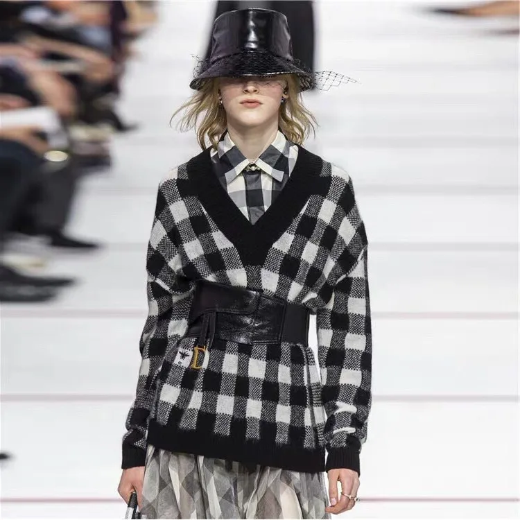 

Fashion Week Women Sweater 2020 Fall Winter Women V neck Black White Plaid Loose Pullover Runway Sweater Knitted Ladies Jumper