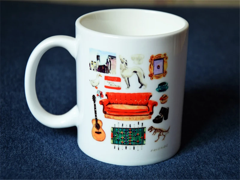 Кружка с молоком белая керамическая для собак и гитары ТВ серии друзьями