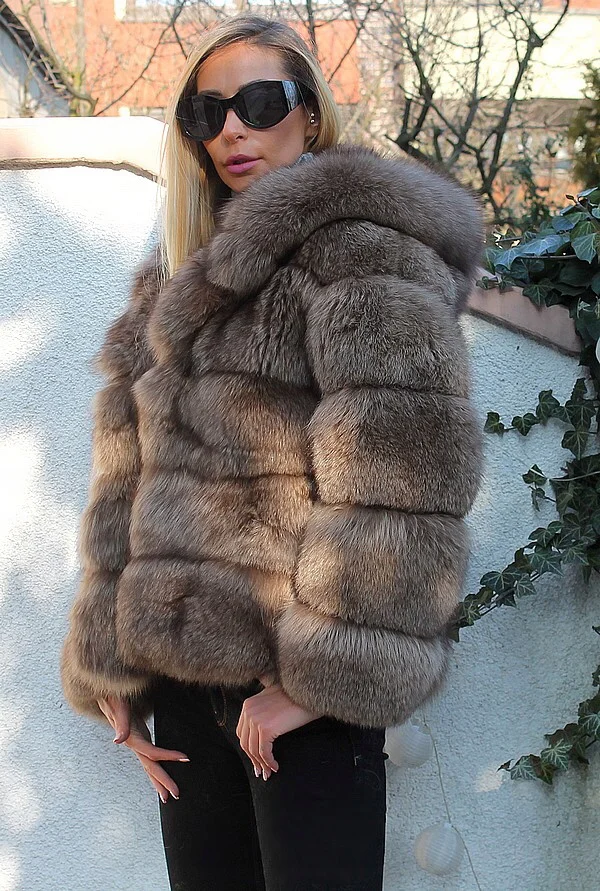 New Women Real Fox Fur Hooded Winter Coats And Jackets Women's Natural Stripe Genuine Fur Outerwear