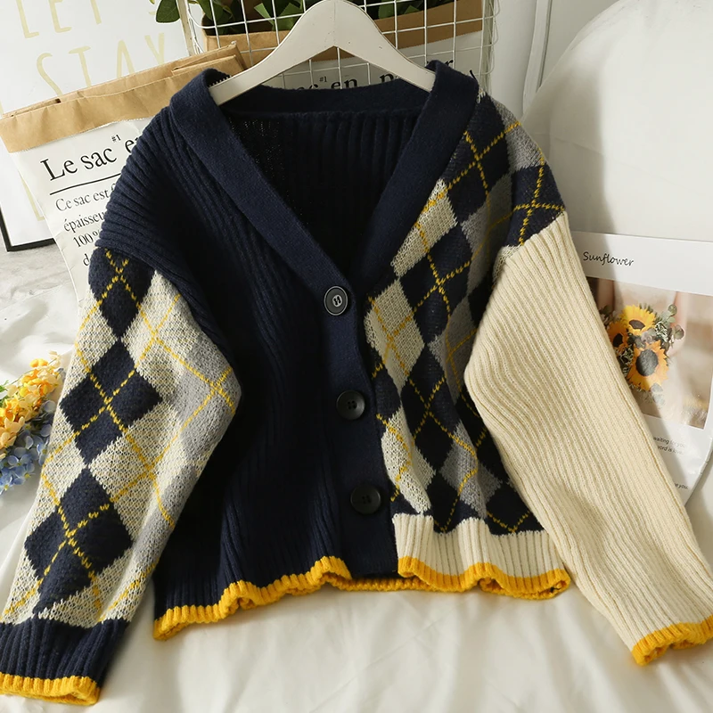 Женский трикотажный кардиган с V-образным вырезом красный вязаный свитер узором