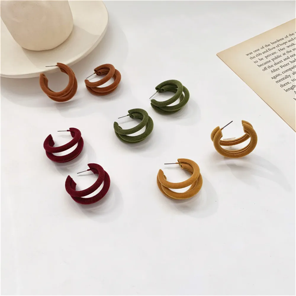 

South Korea's New Velvet Circle C-Shaped Unusual Earrings Female Commuter All-Match High-End Plush Temperament Earrings Jewelry