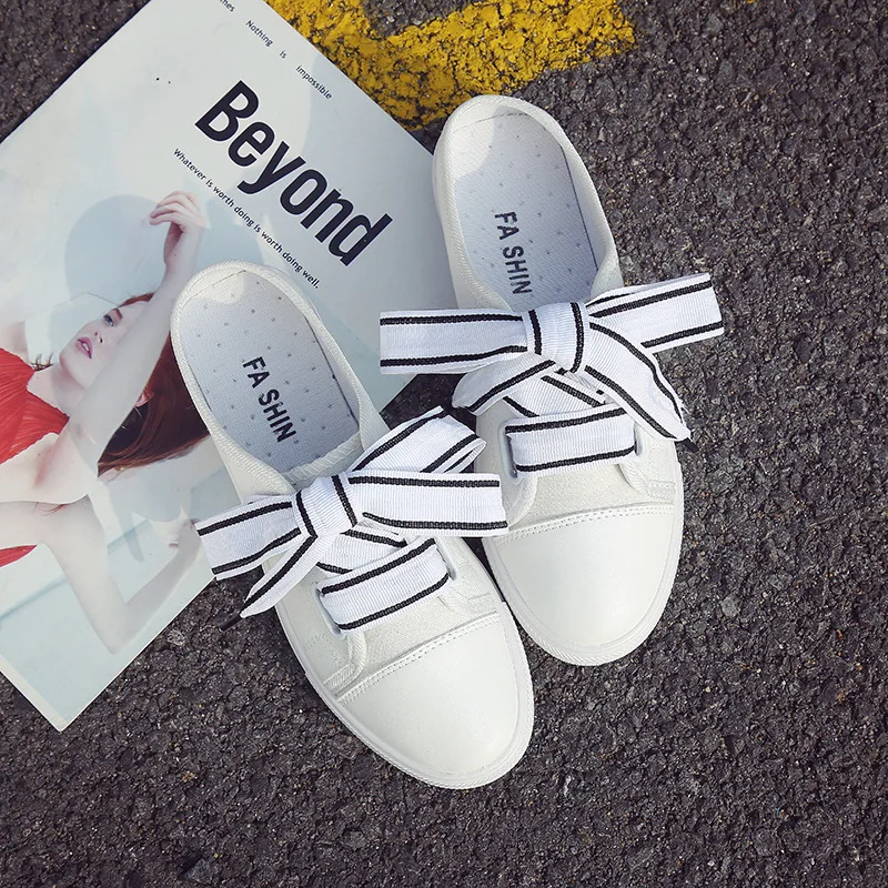 Женские парусиновые туфли белые дышащие на плоской подошве для езды велосипеде