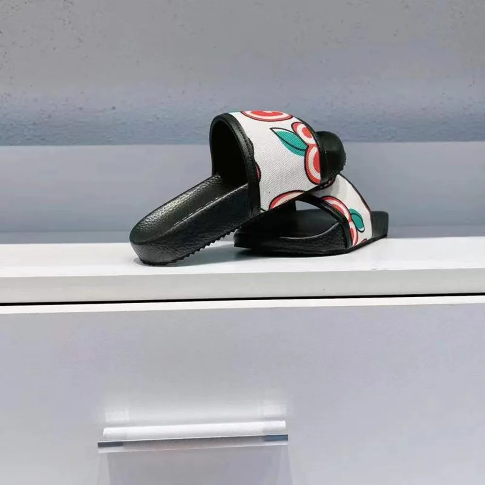 

Designer children's shoes 2021 early autumn new products girls non-slip cute home slippers