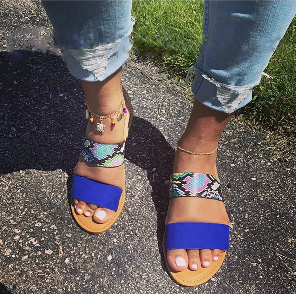 

In the summer of 2020 the new amazon hot style in Europe and the sandals slippers spot 9110 ms flat