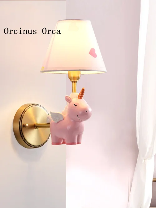 

Настенный светильник в скандинавском стиле с изображением пони, для спальни, детской комнаты, прикроватная лампа, американский настенный светильник с мультяшным единорогом из меди
