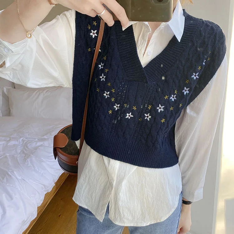 

Embroidered Printed Knitted Vest Crop Top Women's Spring New French Retro V-neck Loose-Fitting Sleeveless Sweater Camisole