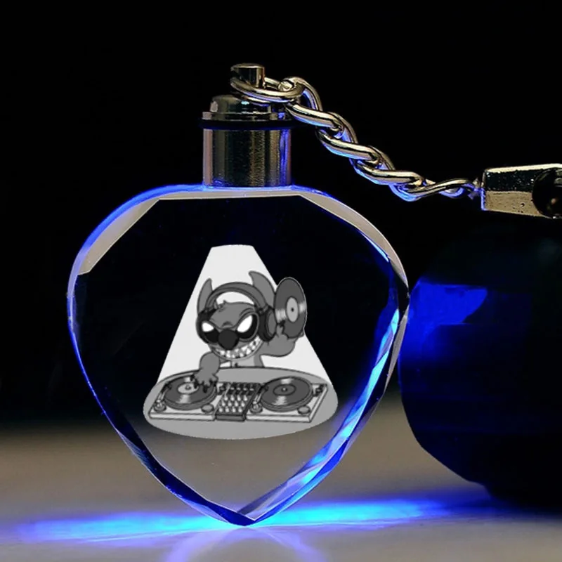 Стежком Дисней в форме сердца с украшением виде кристаллов героями мультфильмов