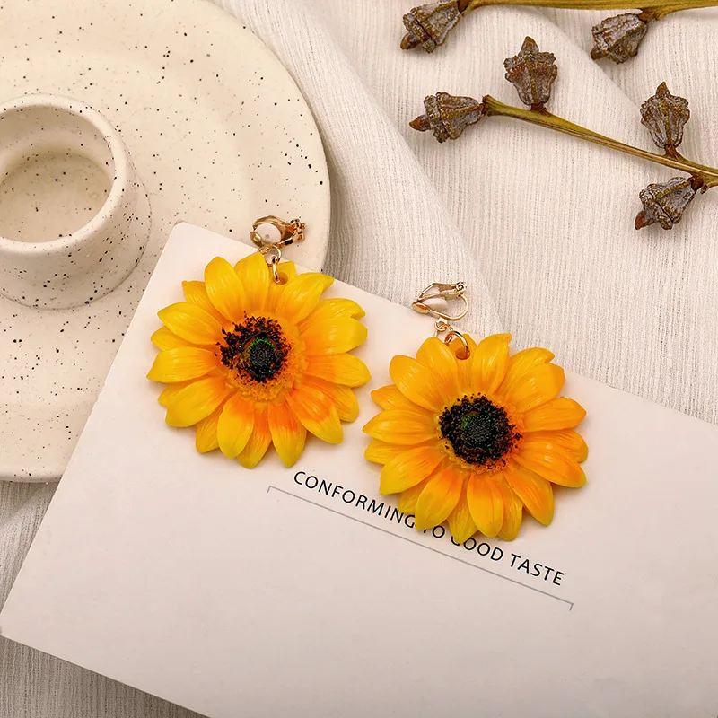 

korean Fashion Earings For Women Fake Piercing Long Tassels Heart Hoop Pendants Ear Clip Jewelry Gifts