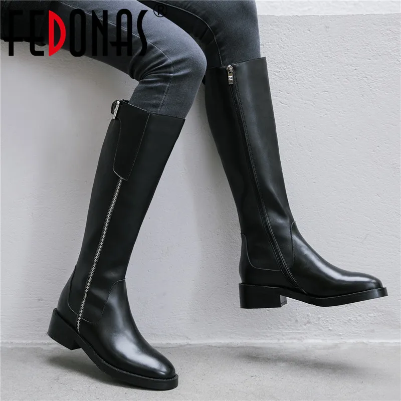 Женские высокие сапоги FEDONAS теплые из натуральной кожи на высоком каблуке для
