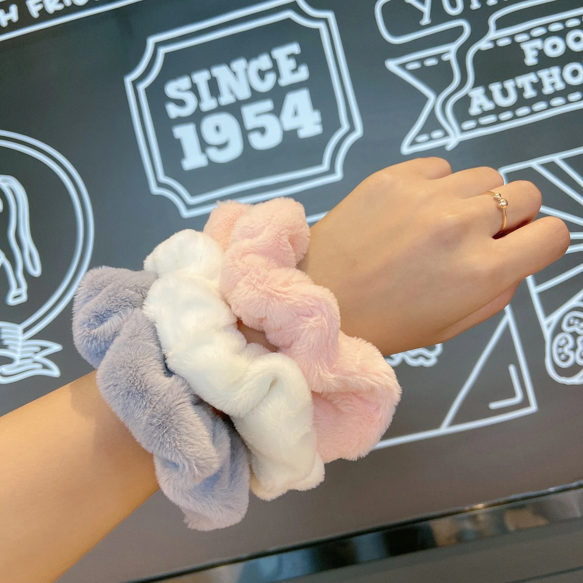 

Women Scrunchies Elastic Hair Ties Bands Adult Solid Plush Fashion Girl Korean Mujer Accessories Hyuna Wholesale