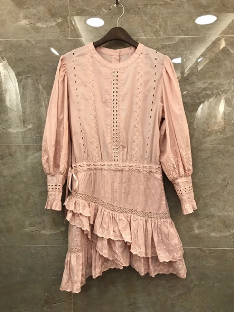 Женское асимметричное платье из хлопка белое или розовое с изысканной вышивкой и