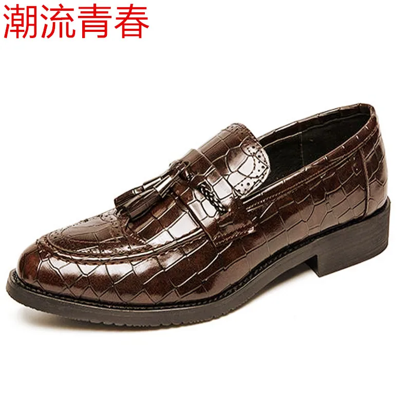 Мужская кожаная обувь в деловом стиле новые модные мужские туфли с бахромой