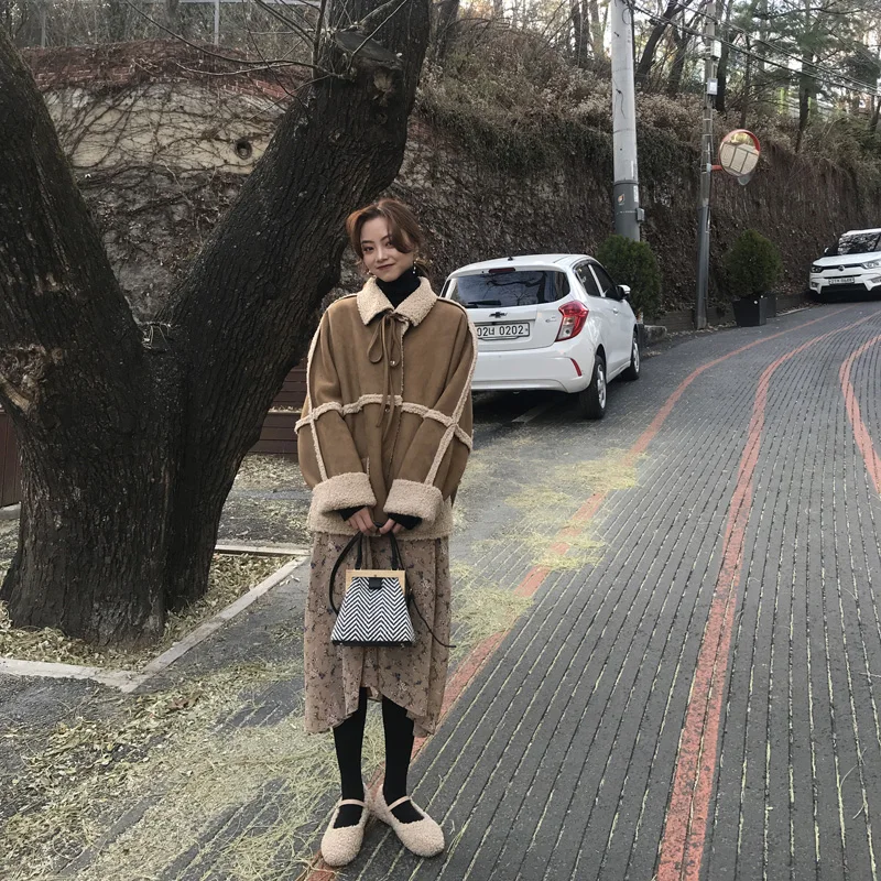 Пальто женское из овечьей шерсти с вырезом на шнуровке Осень-зима | Женская