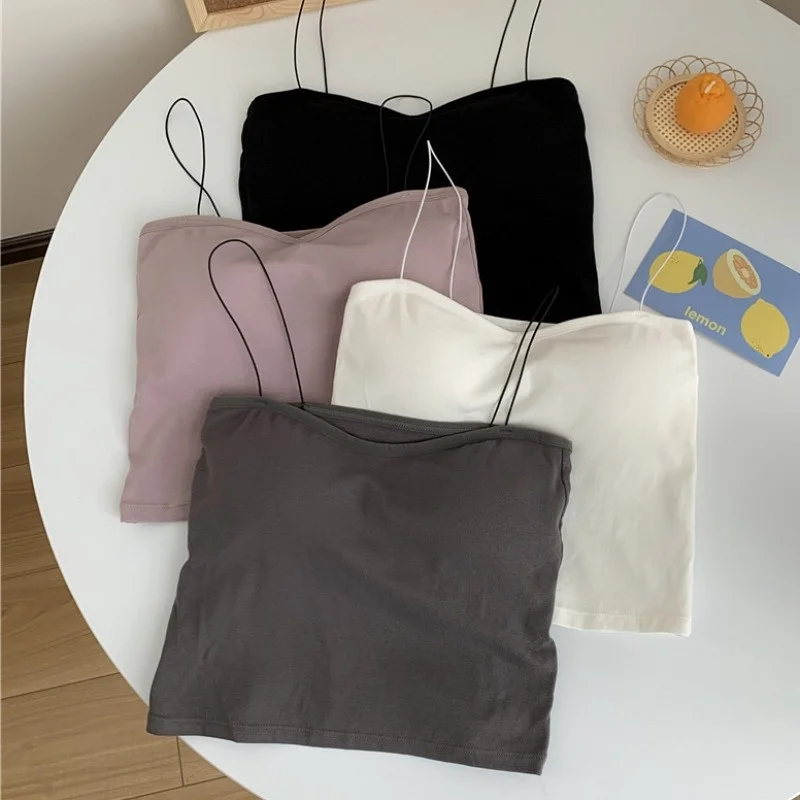 Женский короткий топ с подкладкой для груди красный облегающий в сеточку внутри