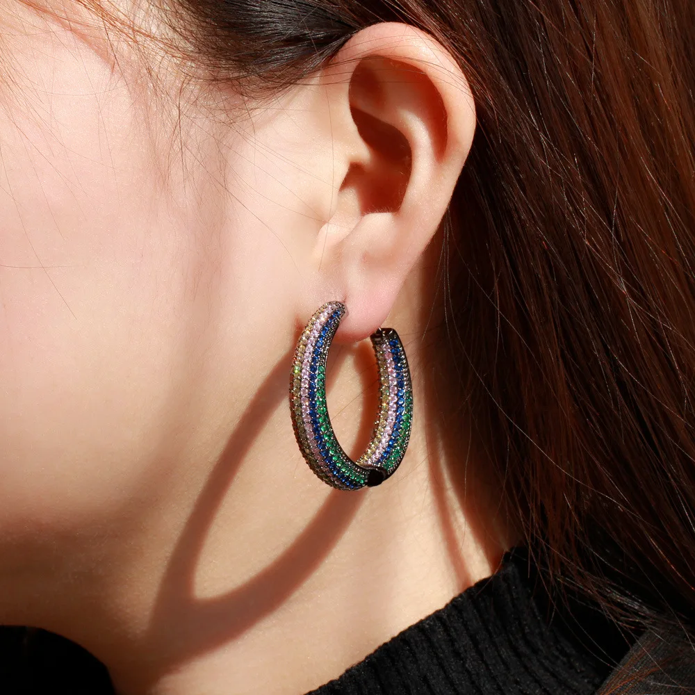 

2021 Fashion New Trend Geometric Big Circle Pierced Earring Exquisite Colorful Zircon Earrings Female Wild Romantic Jewelry Gift