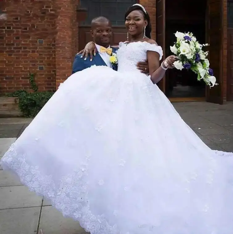 

Nigeria African Wedding Dresses White Ball Gown Country Wedding Dress Royal Train Appliques Off Shoulders Flower Bride Dress