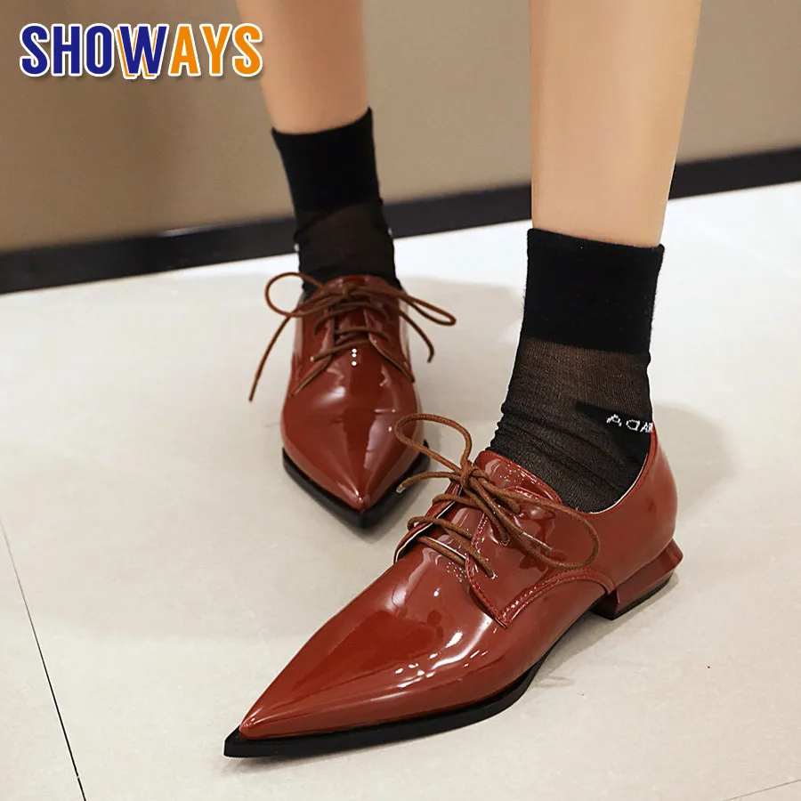 

Big Size British Pointed Toe Lace Up Flats Women Red Patent Leather Derbies Square Heels Brogues Office Party Lady Retro Oxfords