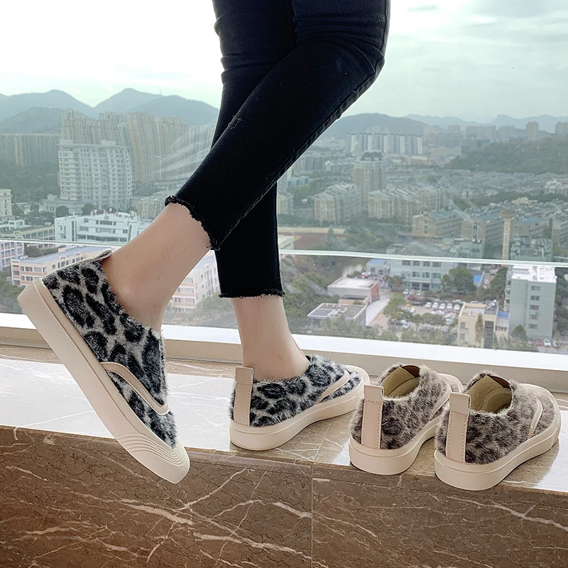 

Women Casual Female Sneakers Korean Shoes Loafers Fur Round Toe Slip-on All-Match Autumn 2020 New Slip On Leopard Winter Fall