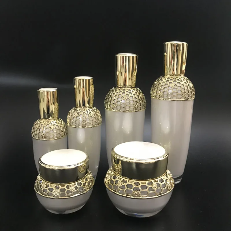 Роскошные белые акриловые портативные многоразовые бутылки Вакуумная крышка