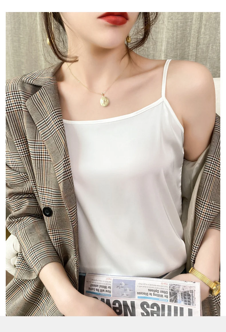 

2021 summer mulberry silk solid color suspender bottomed silk satin wide truffle back white vest with one neck underwear