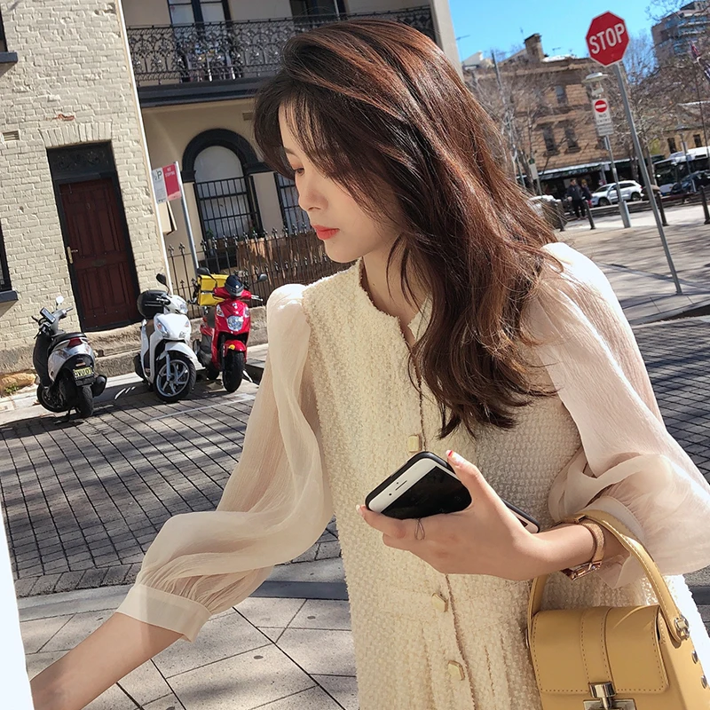 Женское однотонное мини-платье с рукавами-фонариками и круглым вырезом | Женская