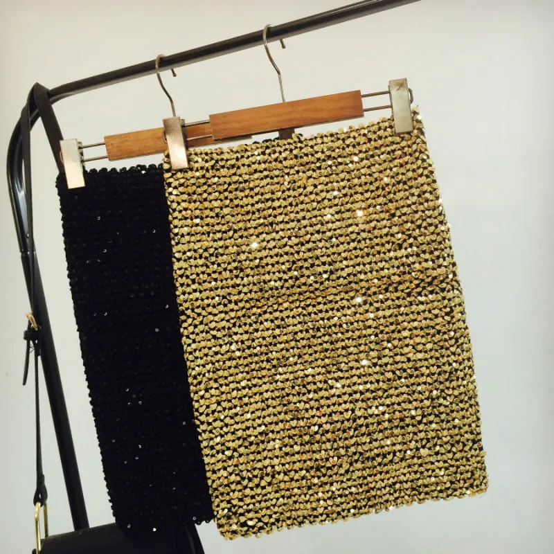 Женская Золотая юбка карандаш обтягивающая с бусинами и эластичным поясом