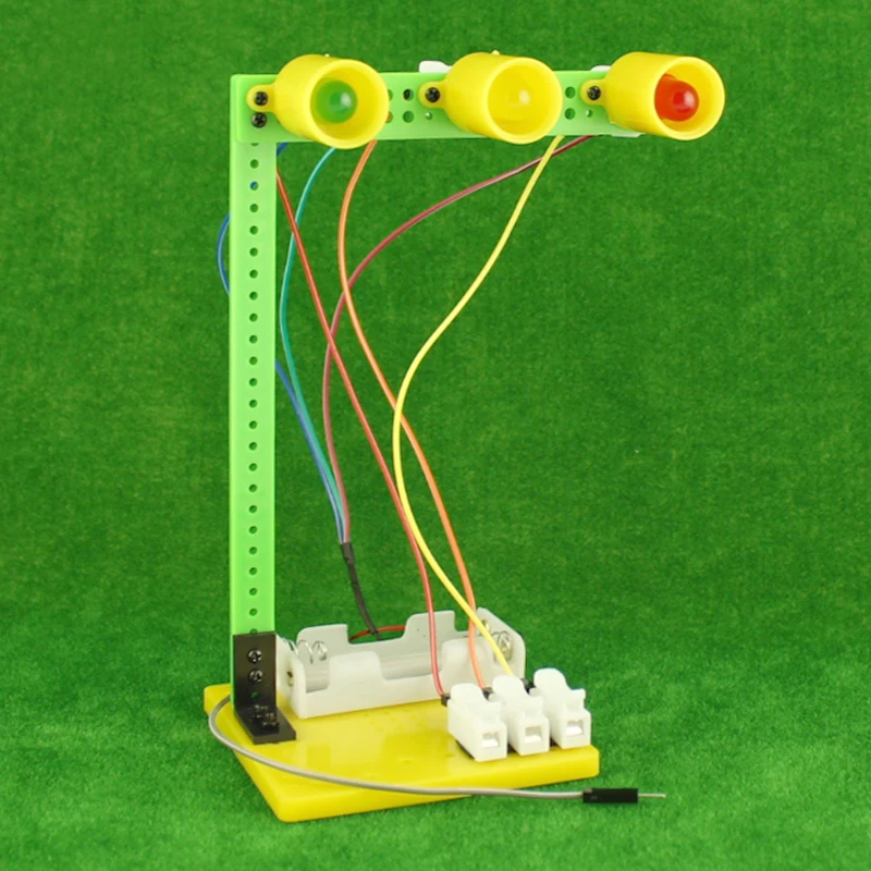 Fun traffic lights 2017 technology small production children's educational toys DIY creative science experiment teaching aids | Игрушки и
