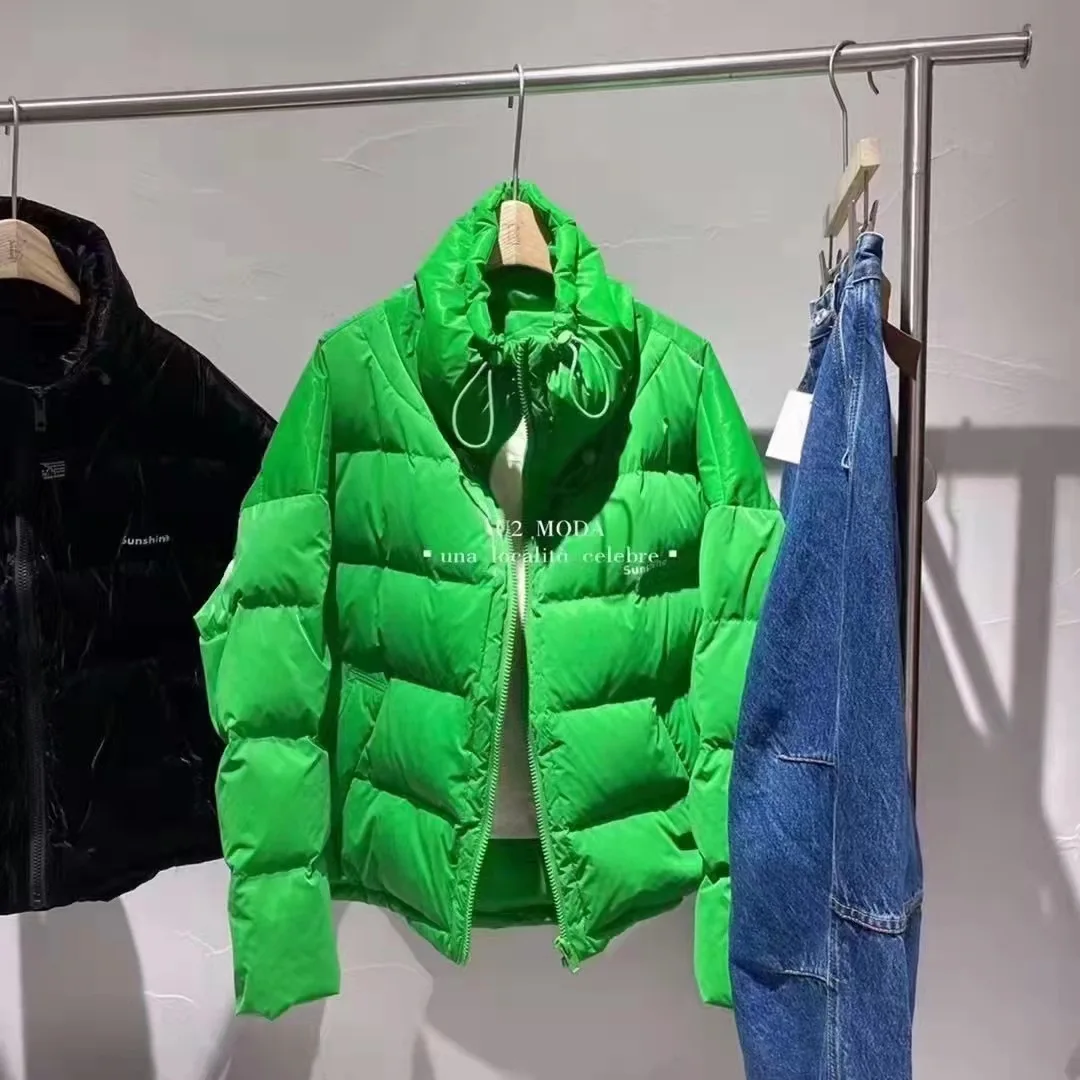

Зимняя пуховая куртка для мужчин и женщин 2021, блестящая утепленная теплая куртка с длинным рукавом и воротником-стойкой в том же стиле